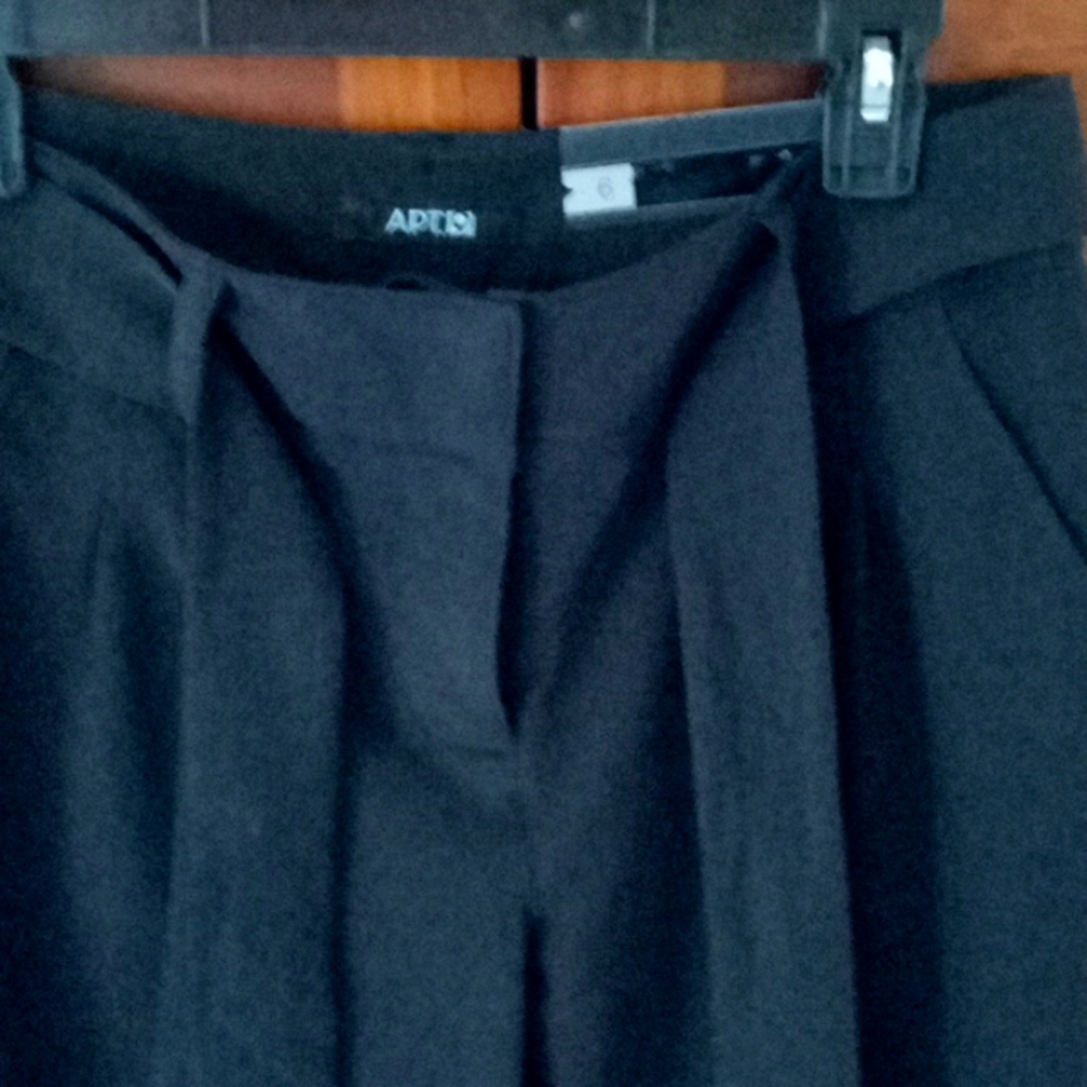 Apt. 9 Black Ladies Slacks, Sz 6